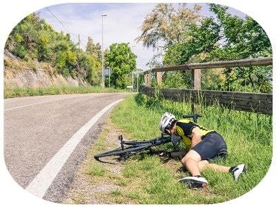 Cycliste à terre accident de vélo